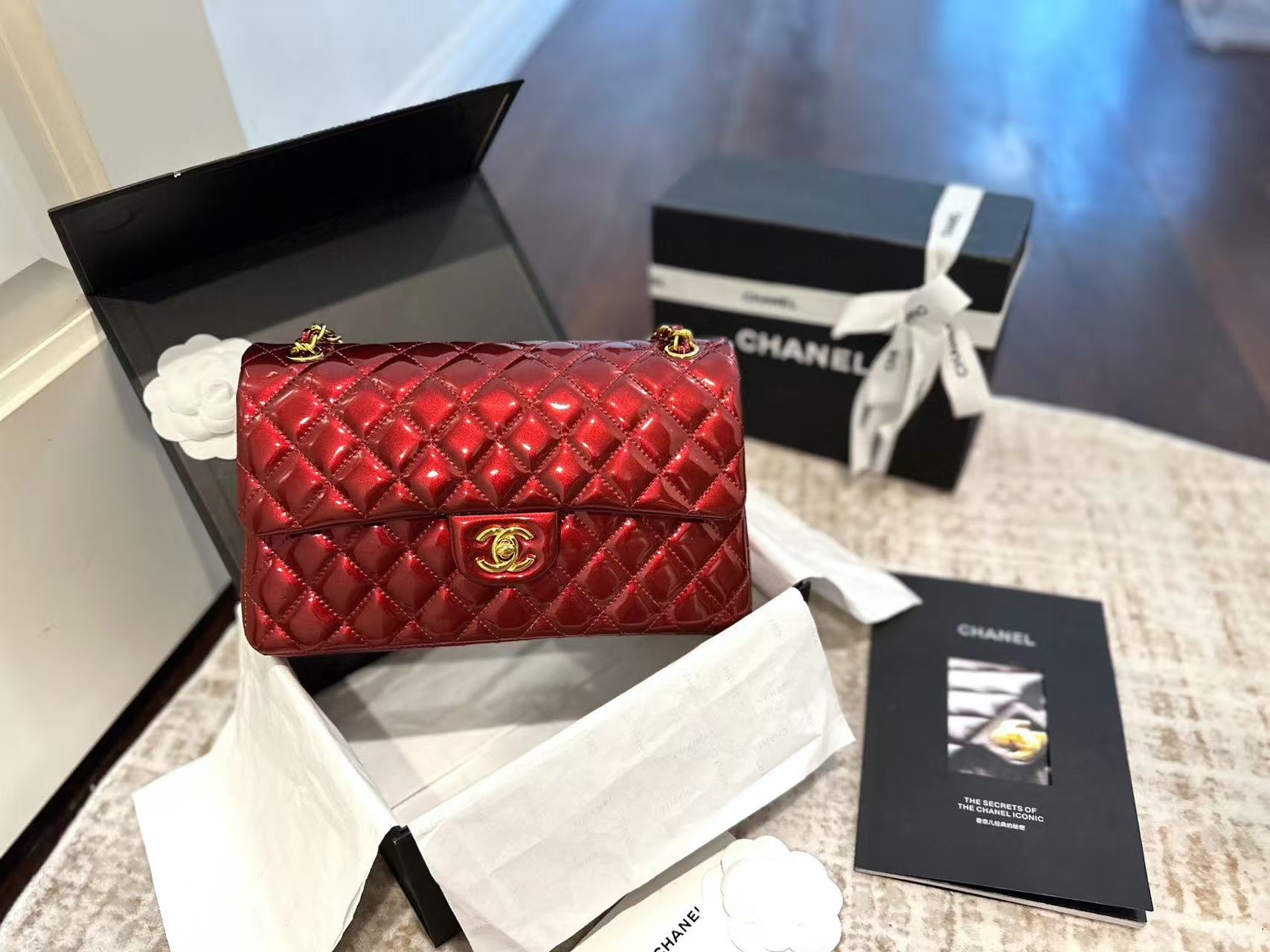 CHANE1 パテントレザーチェーンバッグ【50％割引+送料無料】