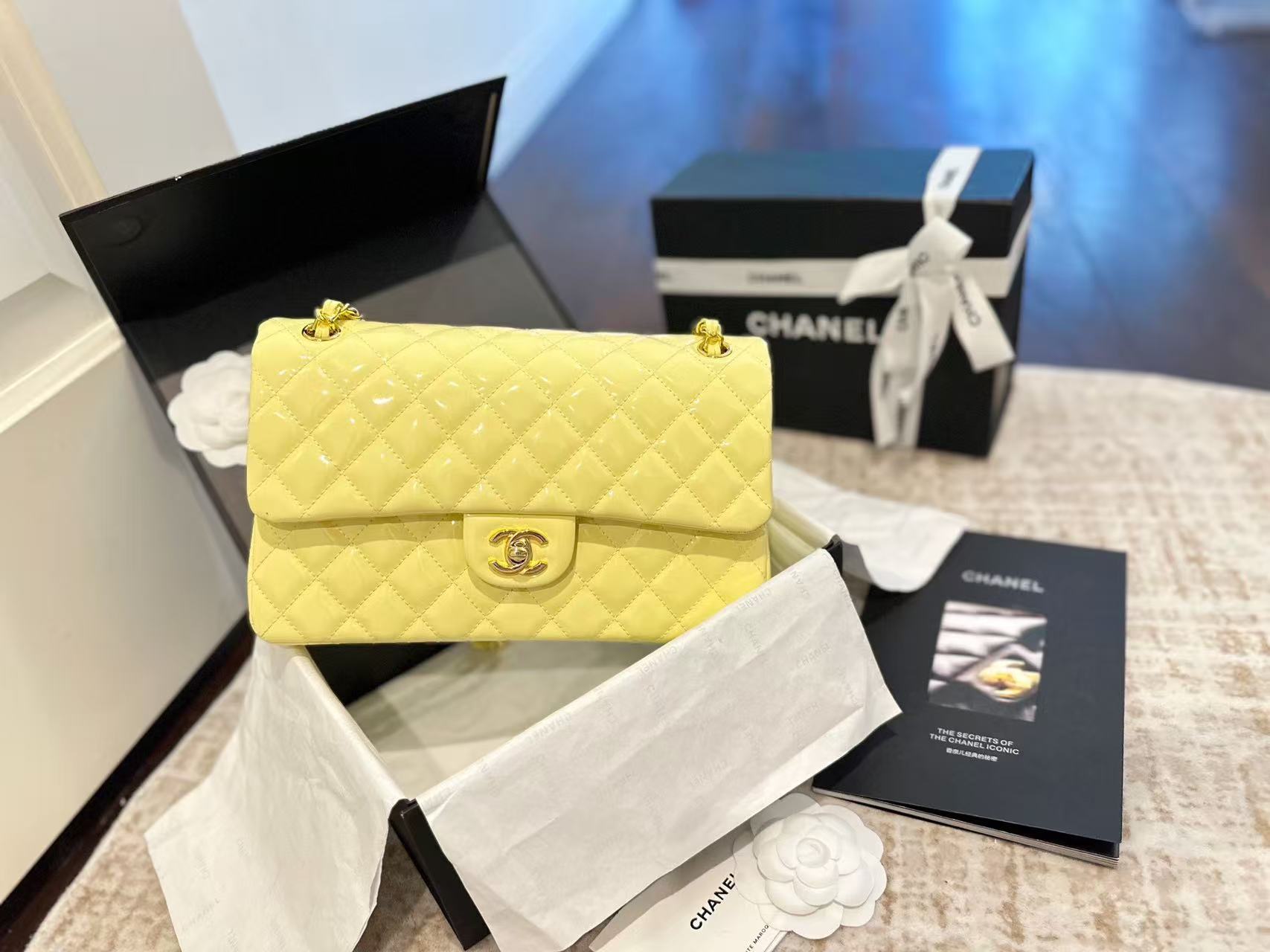 CHANE1 パテントレザーチェーンバッグ【50％割引+送料無料】