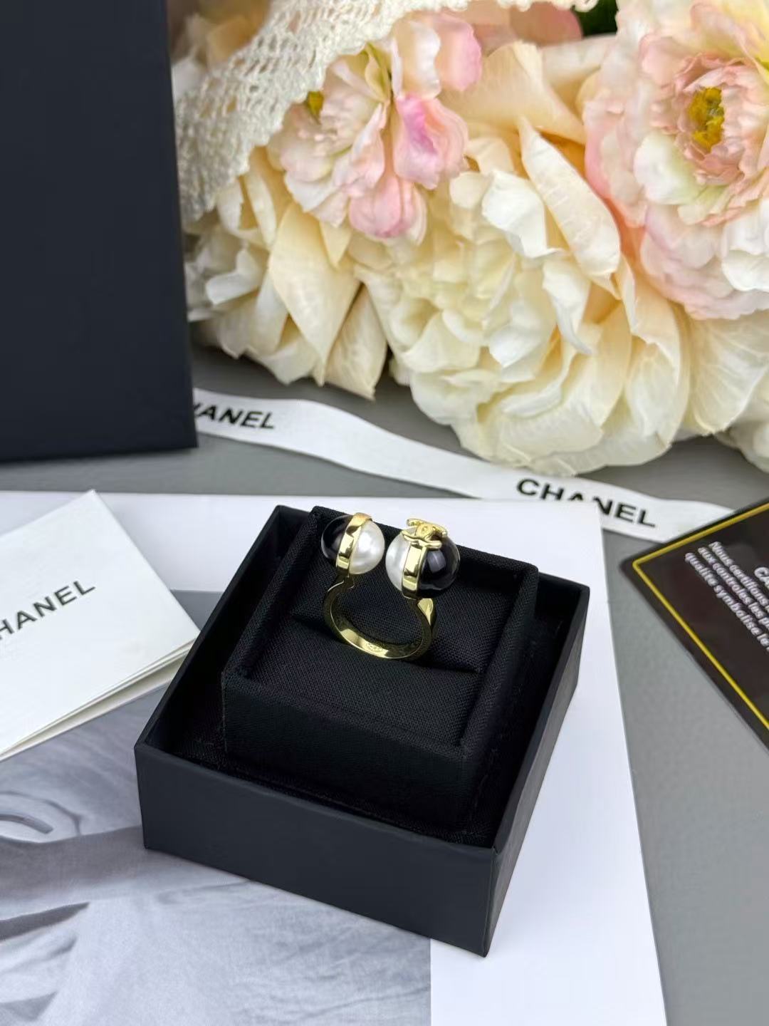 CHANE1 ブラック＆ホワイトパールリング【 50％割引+送料無料】