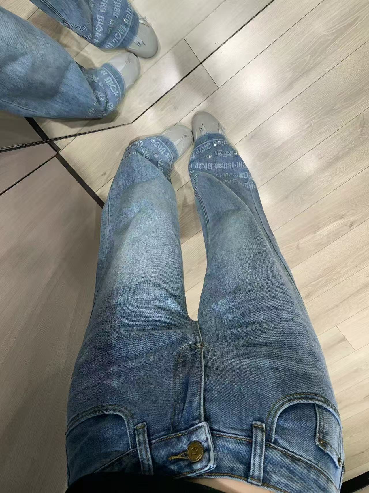 DIOR ダイヤモンド装飾レタリングジーンズ【50％割引+送料無料】