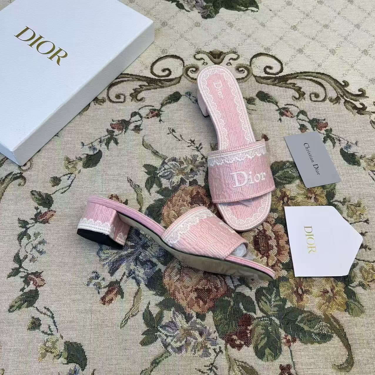 DI0R刺繍入りブロックヒール・レタースライド【50％割引+送料無料】