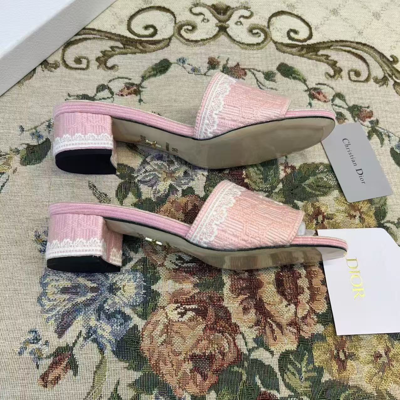 DI0R刺繍入りブロックヒール・レタースライド【50％割引+送料無料】