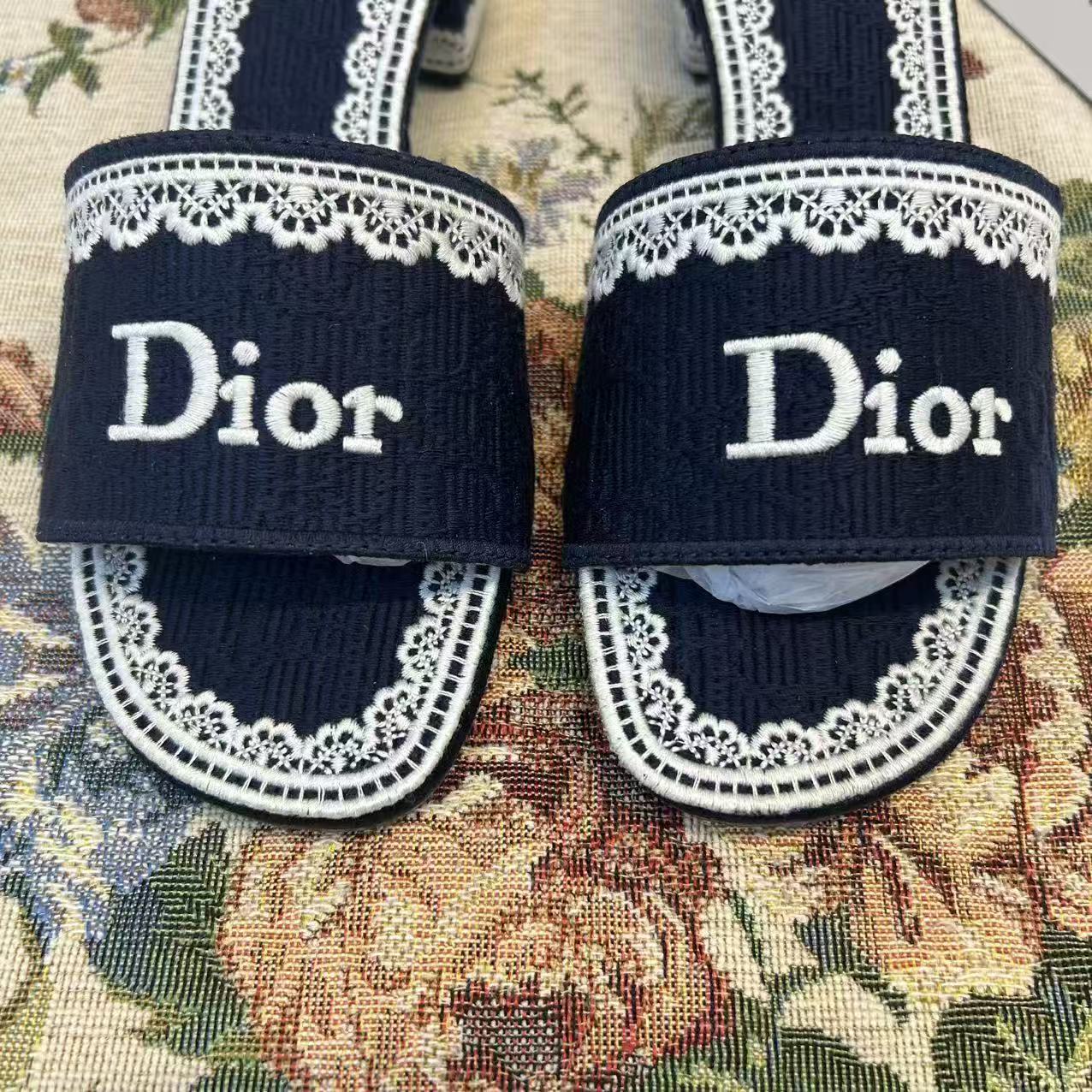 DI0R刺繍入りブロックヒール・レタースライド【50％割引+送料無料】