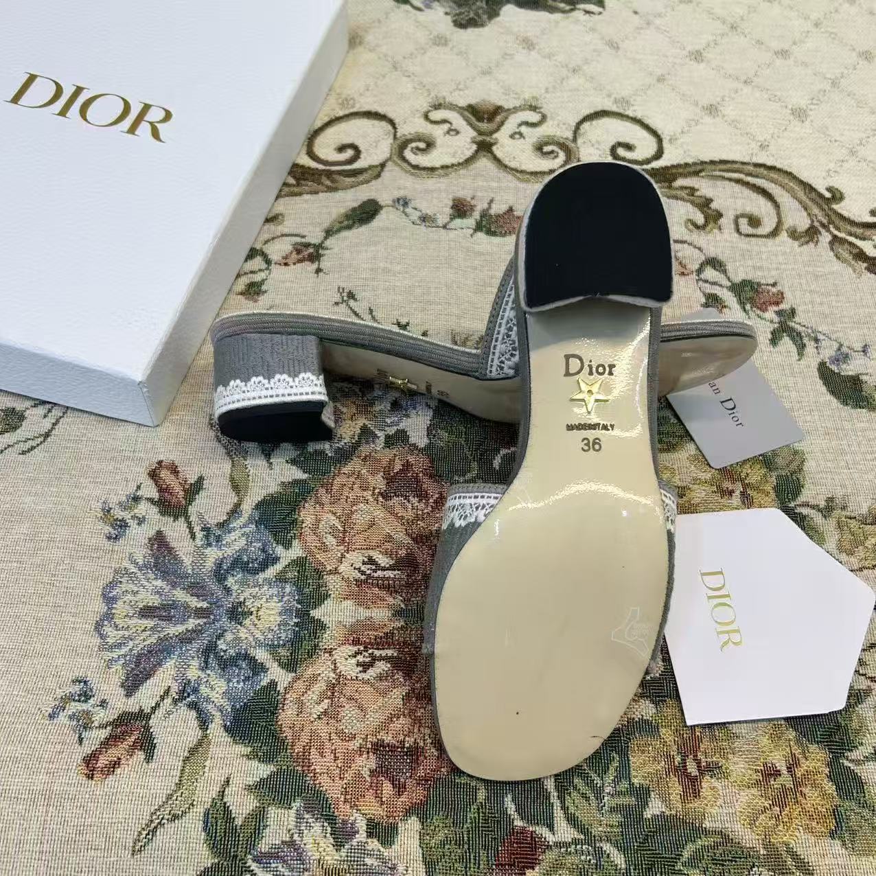 DI0R刺繍入りブロックヒール・レタースライド【50％割引+送料無料】