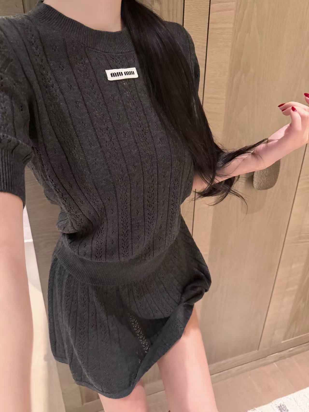 M1UM1U ウールセーター＋スカート【50％割引+送料無料】