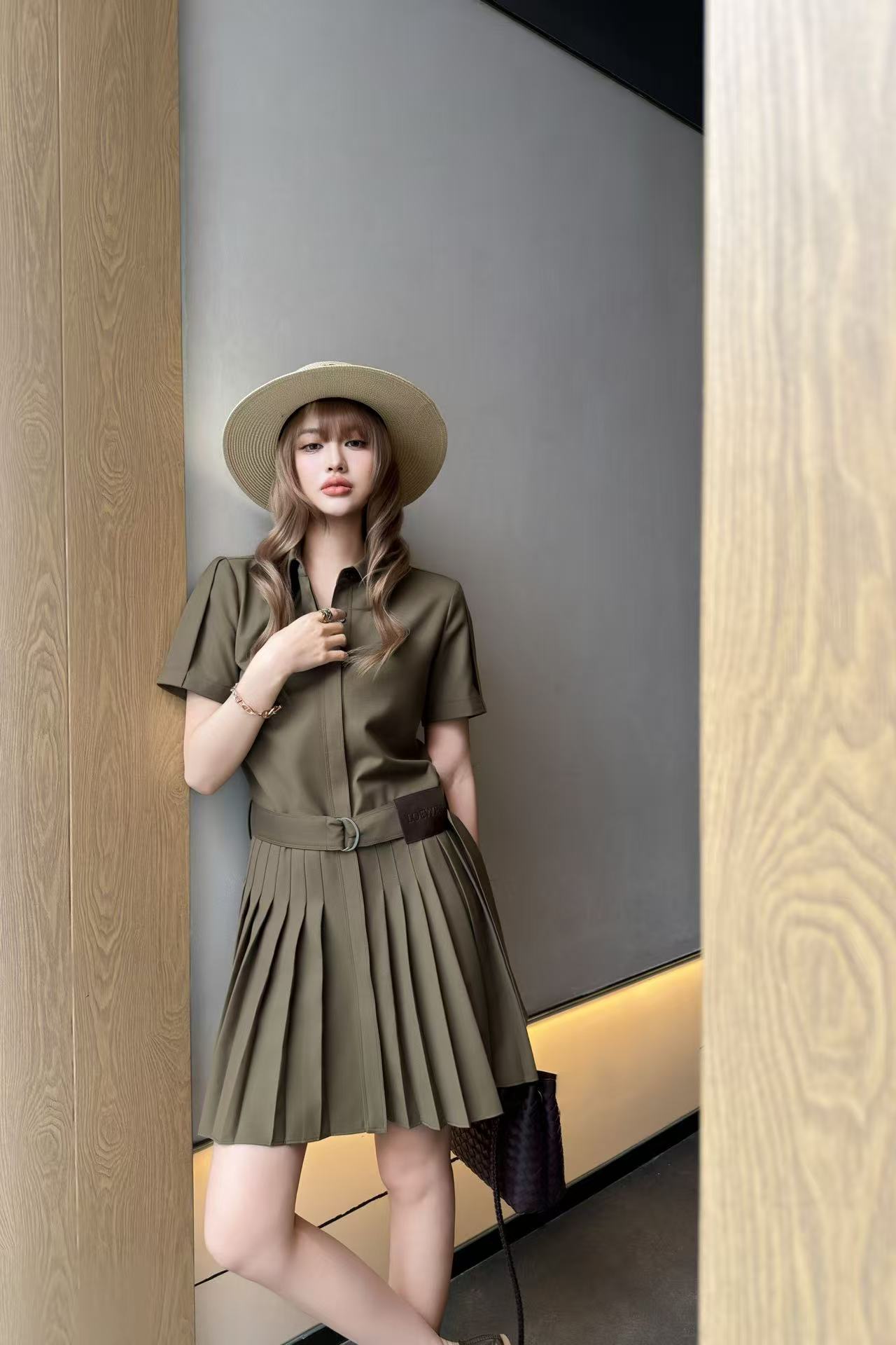 L0WEW 襟付きプリーツドレス【50％割引+送料無料】