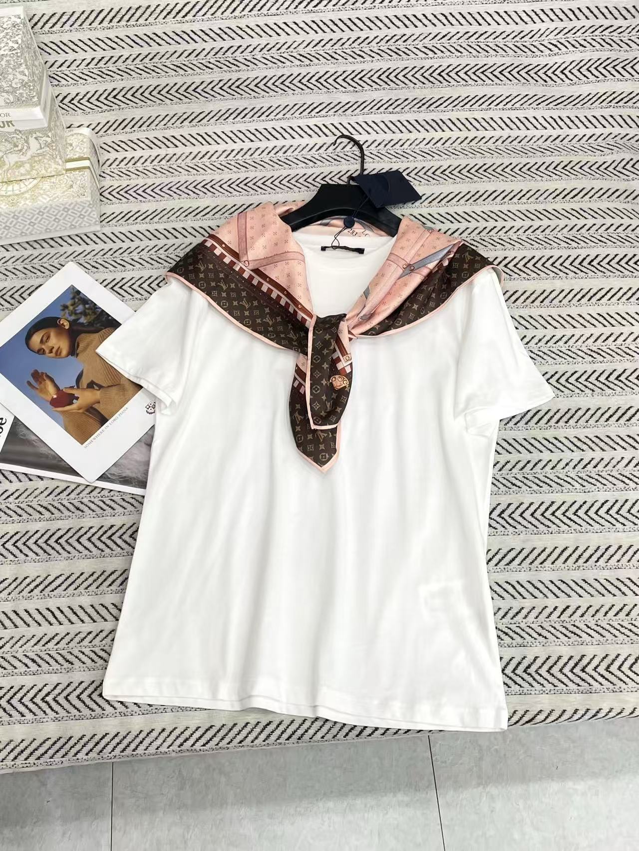 LV Tシャツ（スカーフ付き）【50％割引+送料無料】