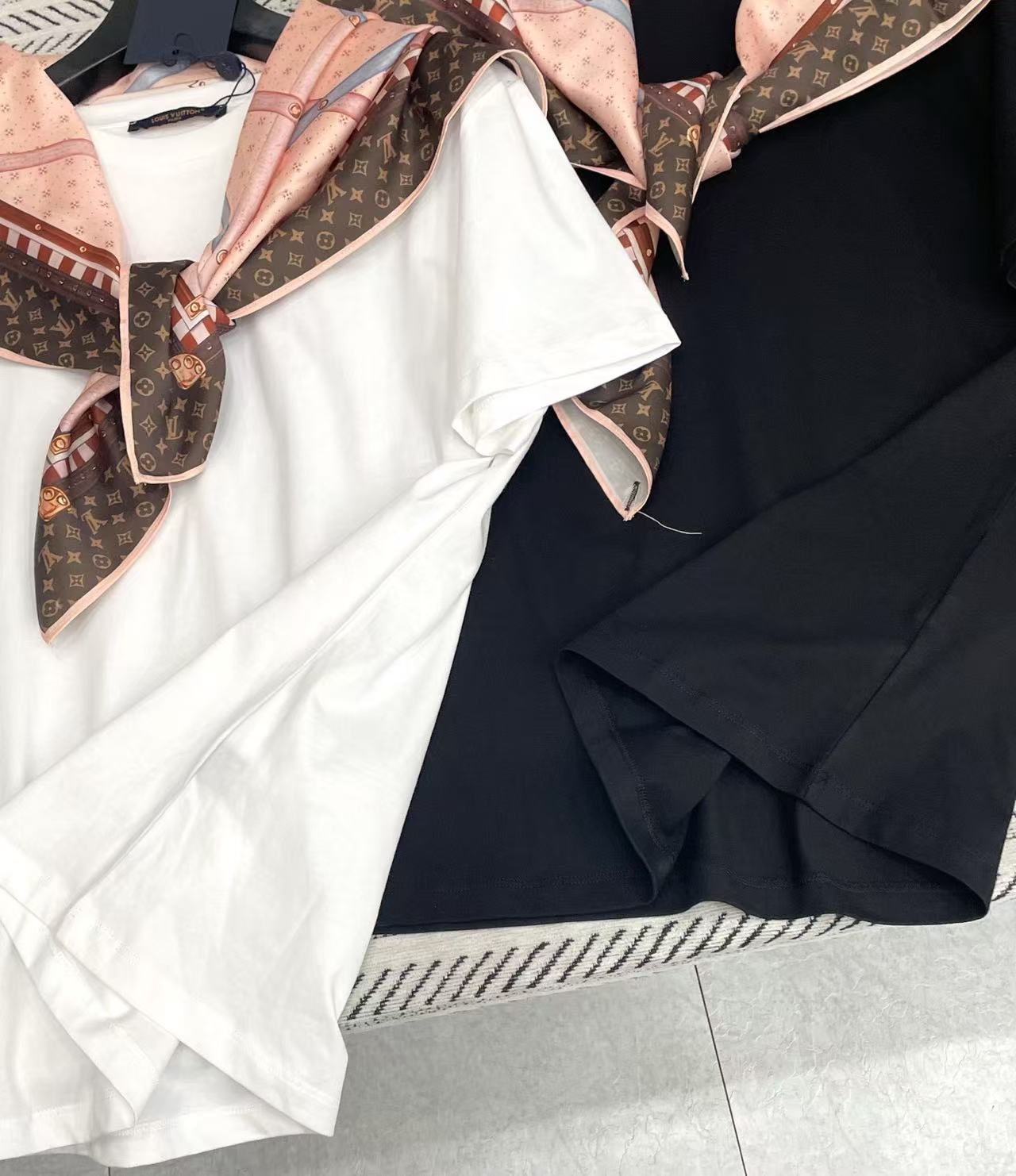 LV Tシャツ（スカーフ付き）【50％割引+送料無料】