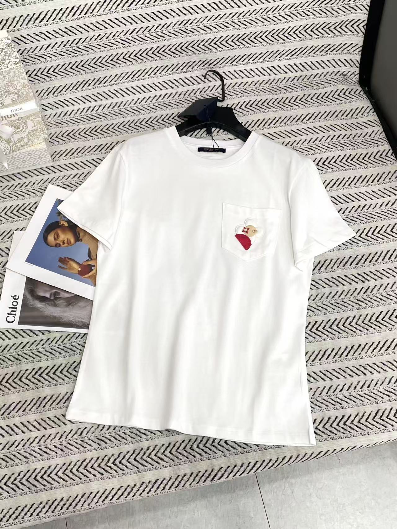 LV 四つ葉のクローバー ポケットTシャツ【50％割引+送料無料】