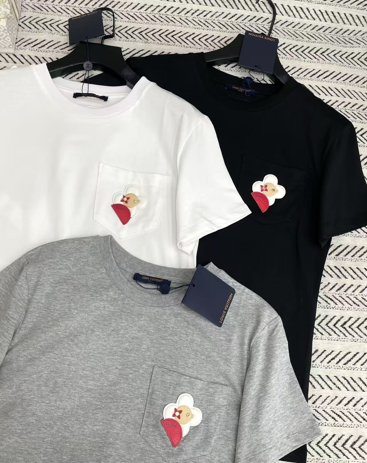 LV 四つ葉のクローバー ポケットTシャツ【50％割引+送料無料】