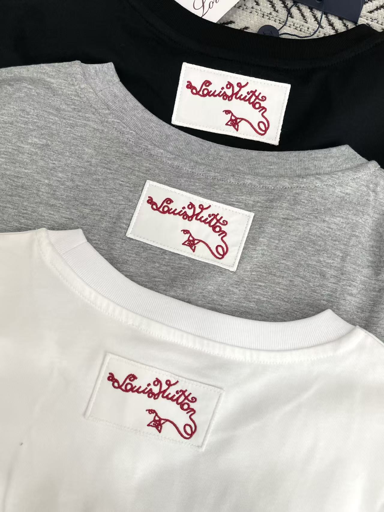 LV 四つ葉のクローバー ポケットTシャツ【50％割引+送料無料】