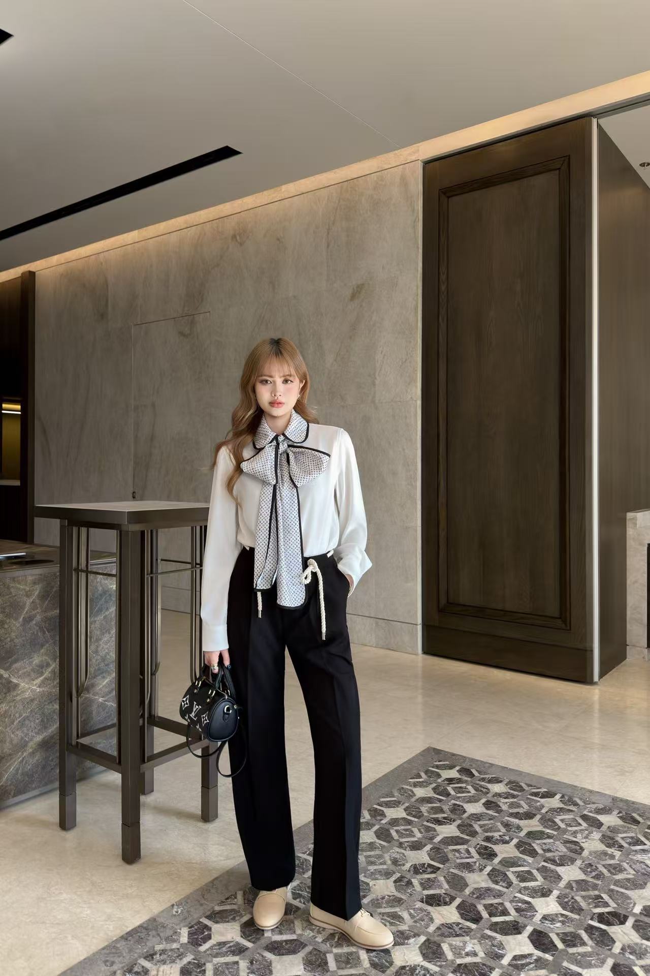 LVプリントリボンシャツ【50％割引+送料無料】