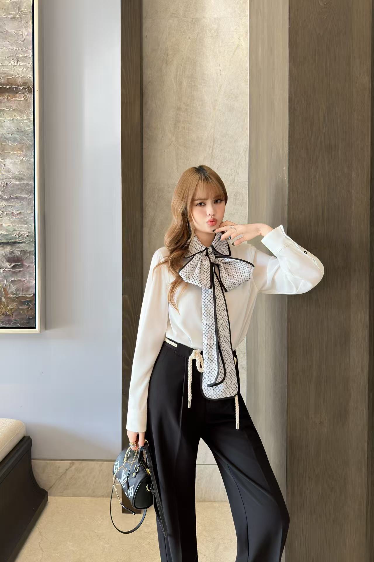 LVプリントリボンシャツ【50％割引+送料無料】