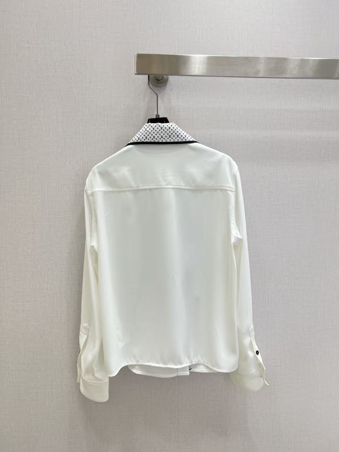 LVプリントリボンシャツ【50％割引+送料無料】