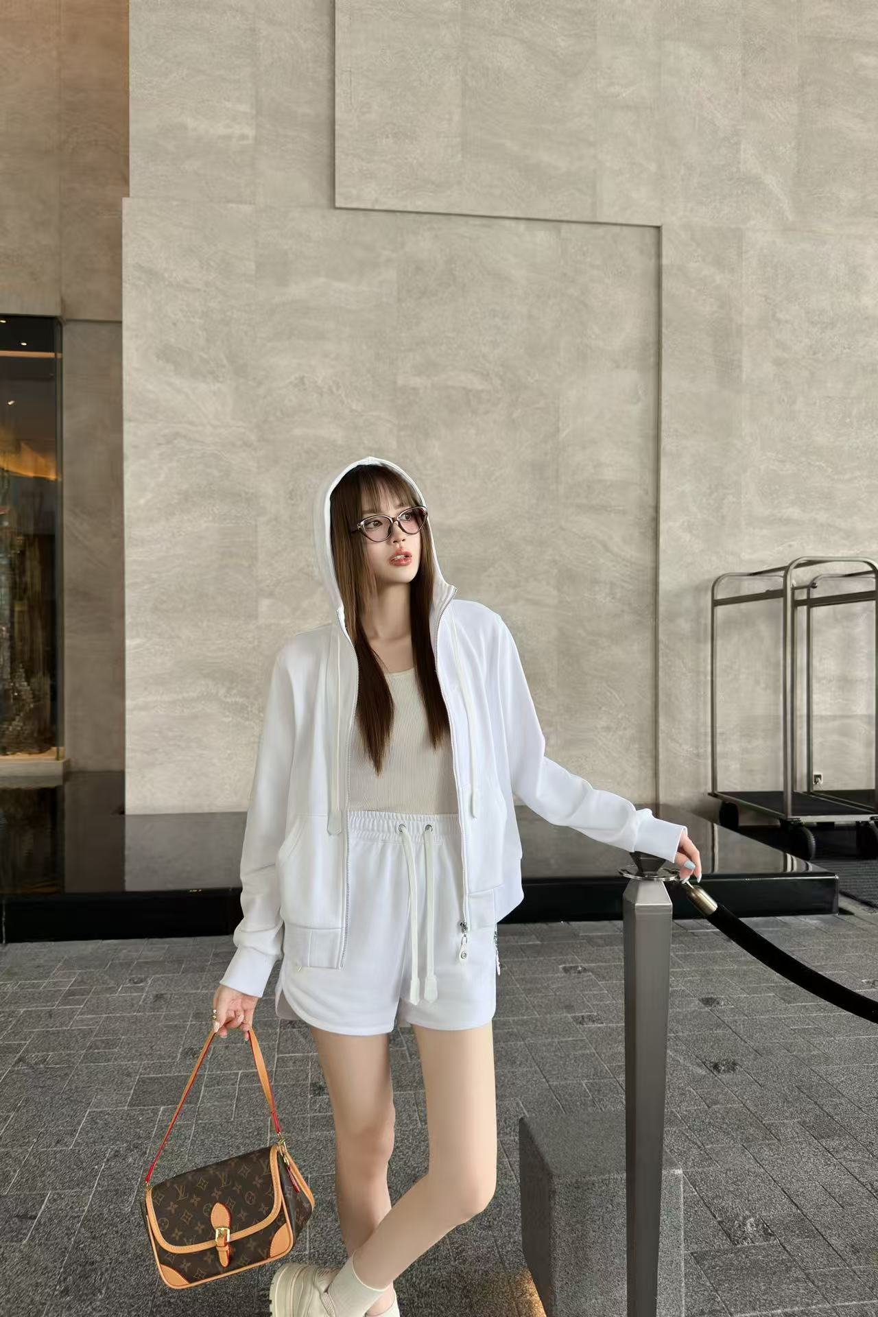 LV フード付きジャケット＆ショートパンツ 2点セット【50％割引+送料無料】