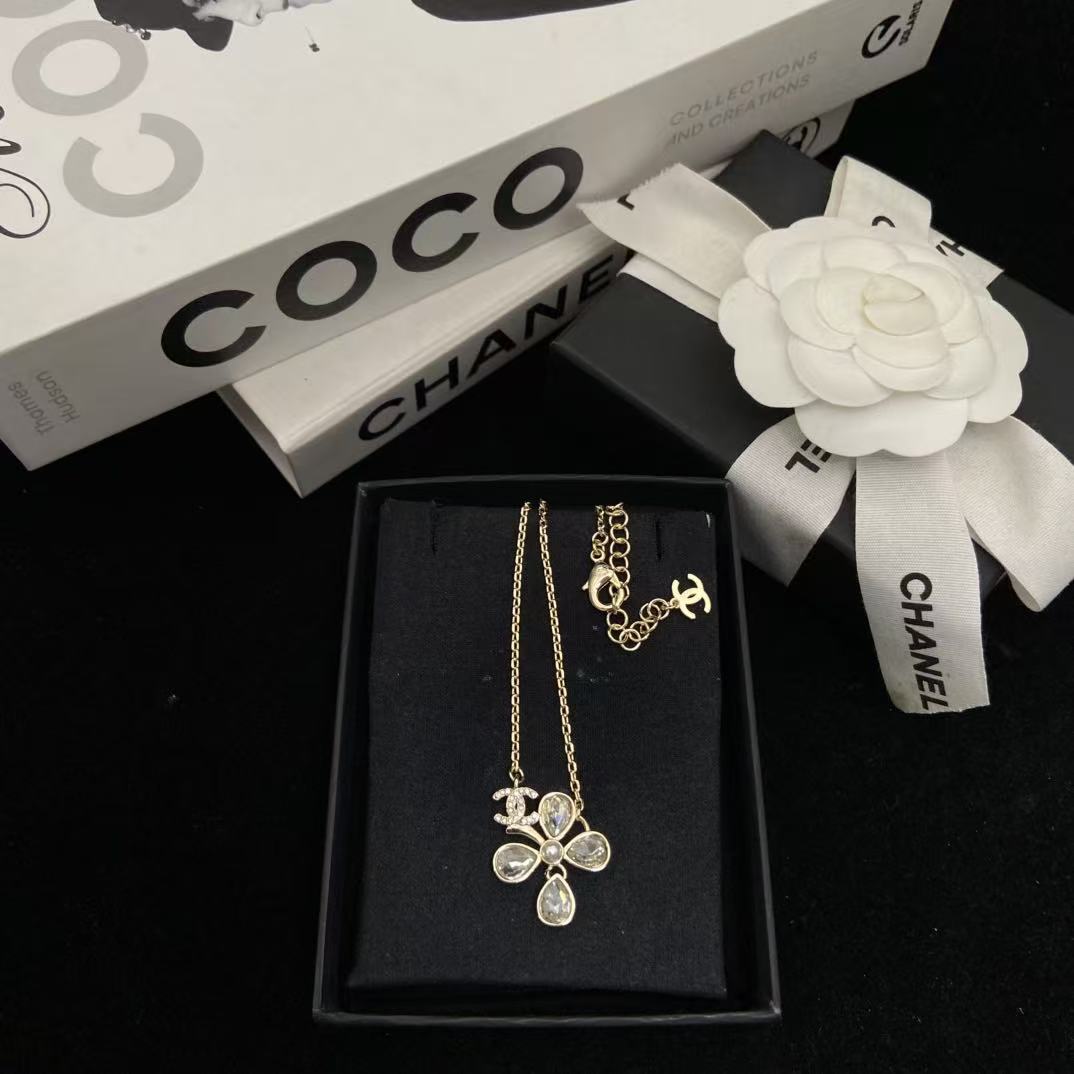 CHANE1 クローバー ダブルC ダイヤモンドネックレス【50％割引+送料無料】