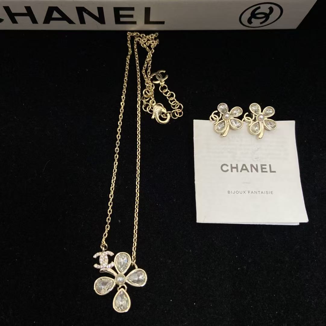 CHANE1 クローバー ダブルC ダイヤモンドネックレス【50％割引+送料無料】