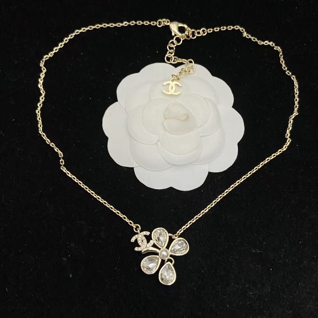 CHANE1 クローバー ダブルC ダイヤモンドネックレス【50％割引+送料無料】