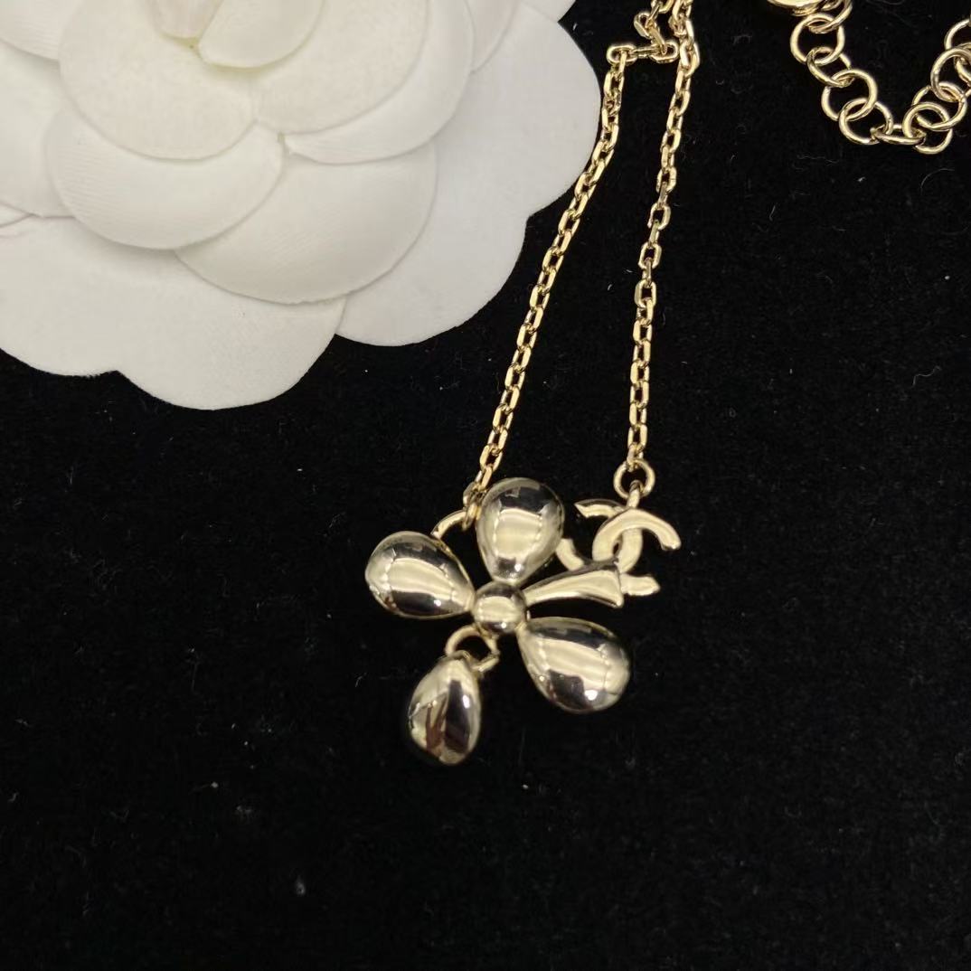 CHANE1 クローバー ダブルC ダイヤモンドネックレス【50％割引+送料無料】