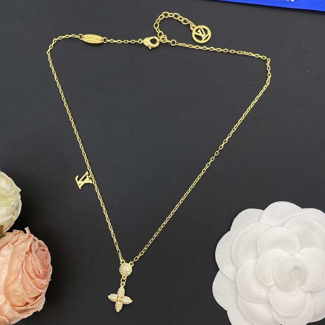 LV 四つ葉のクローバー ダイヤモンドネックレス【50％割引+送料無料】