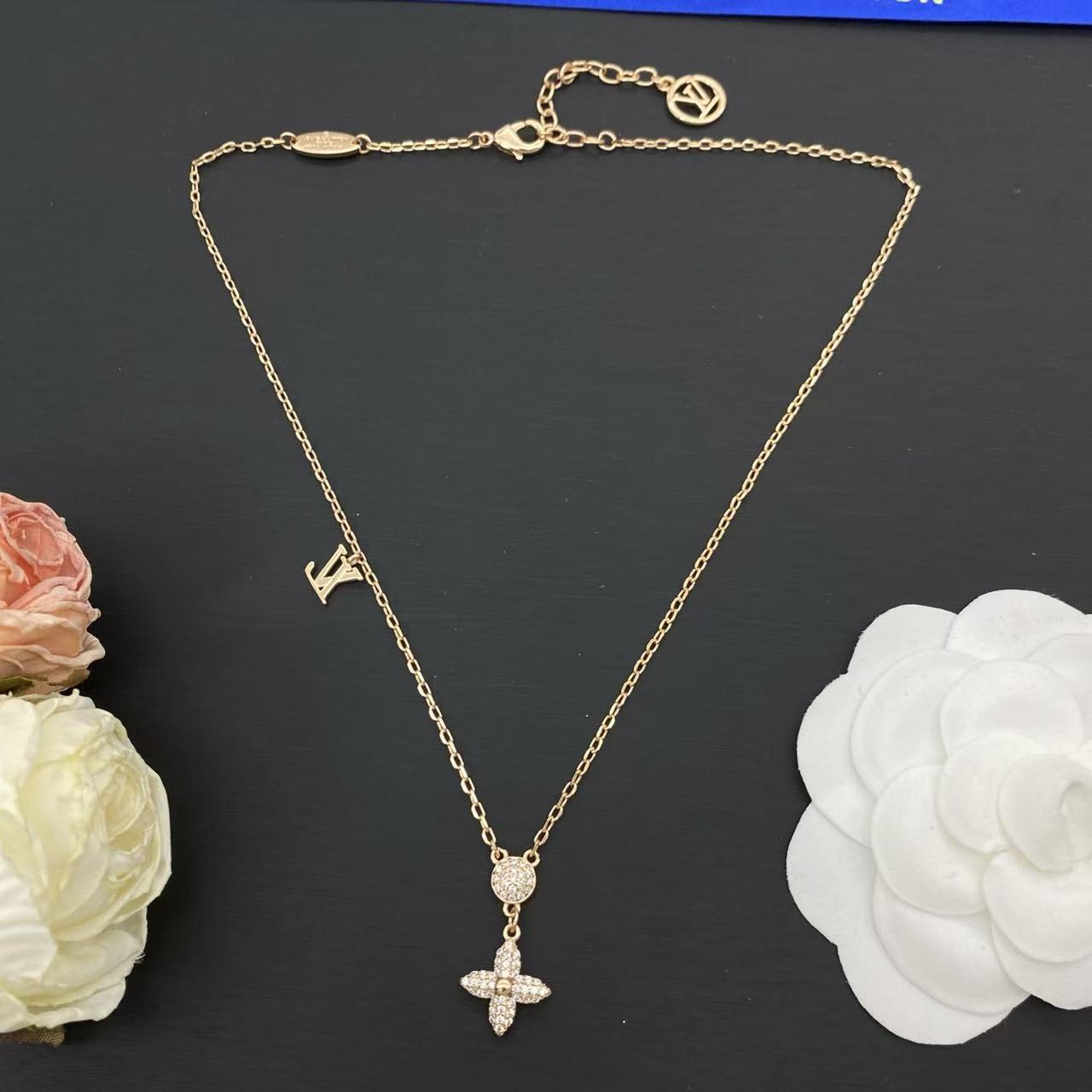 LV 四つ葉のクローバー ダイヤモンドネックレス【50％割引+送料無料】