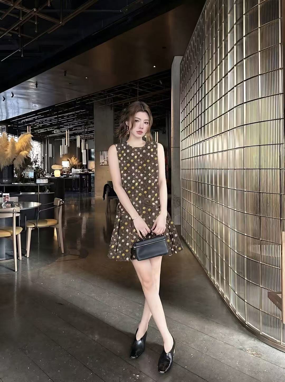 LVプリント ノースリーブドレス【50％割引+送料無料】