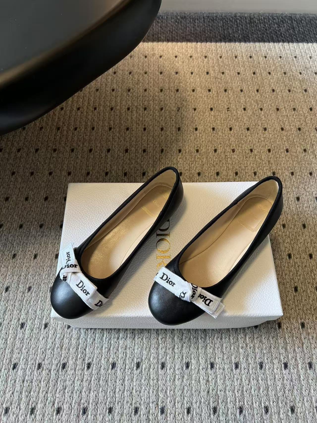 DIOR 上質なリボン付きフラットシューズ【50％割引+送料無料】