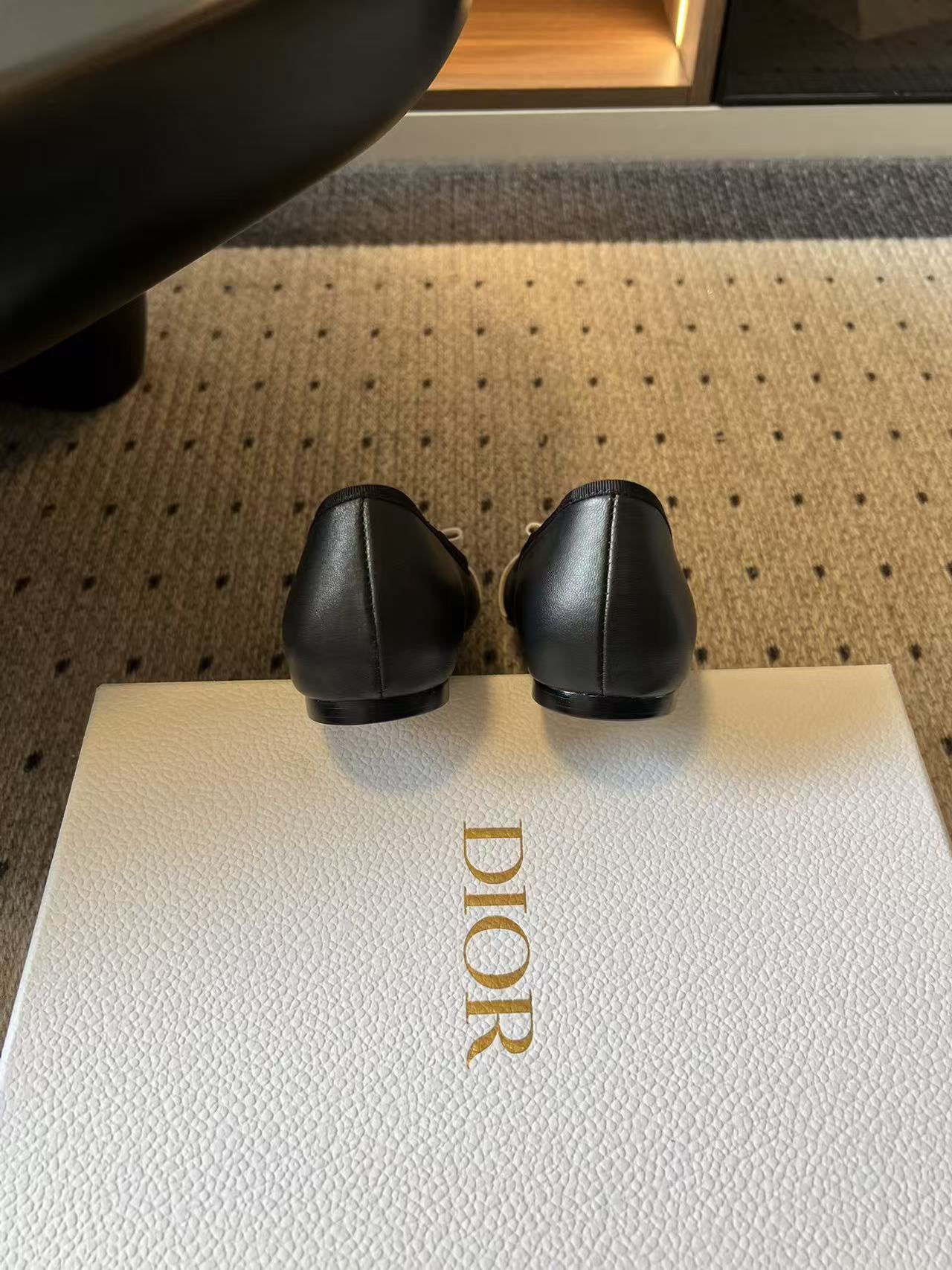 DIOR 上質なリボン付きフラットシューズ【50％割引+送料無料】