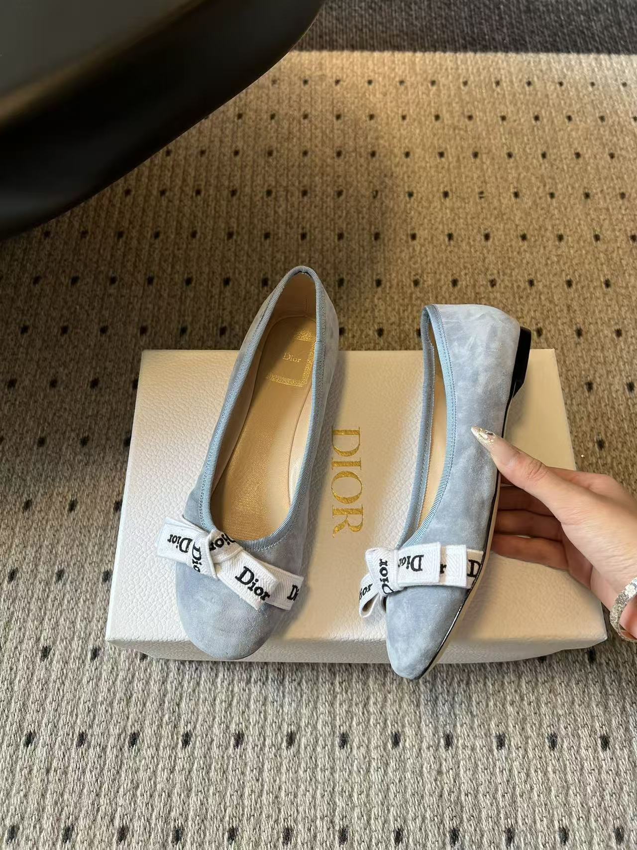 DIOR 上質なリボン付きフラットシューズ【50％割引+送料無料】