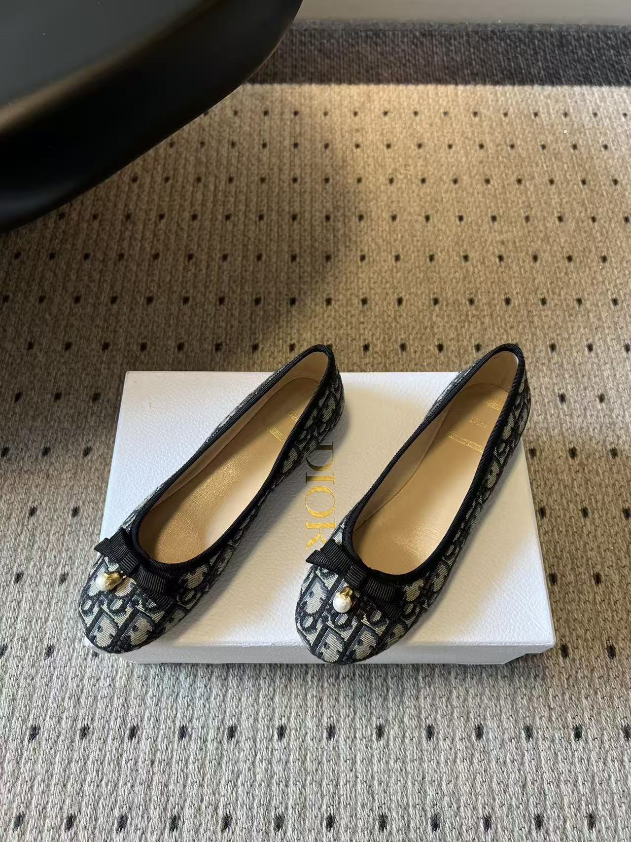 DIOR 上質ジャカード パールフラットシューズ【50％割引+送料無料】