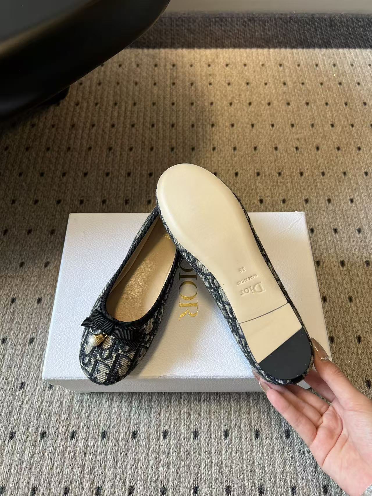 DIOR 上質ジャカード パールフラットシューズ【50％割引+送料無料】