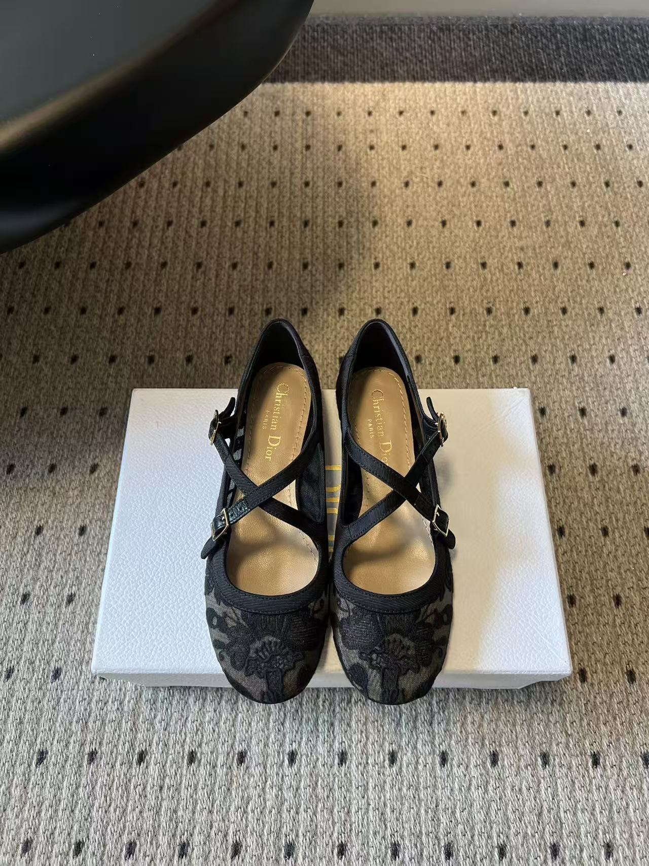 DIOR 上質なレースのフラットシューズ【50％割引+送料無料】