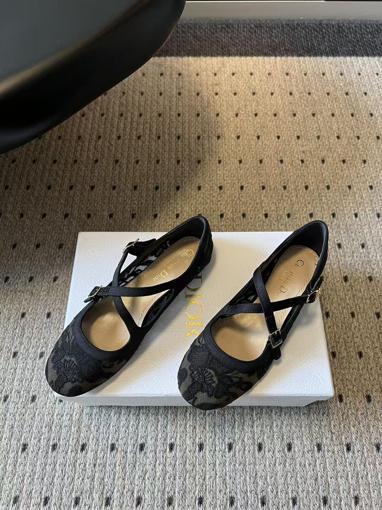 DIOR 上質なレースのフラットシューズ【50％割引+送料無料】