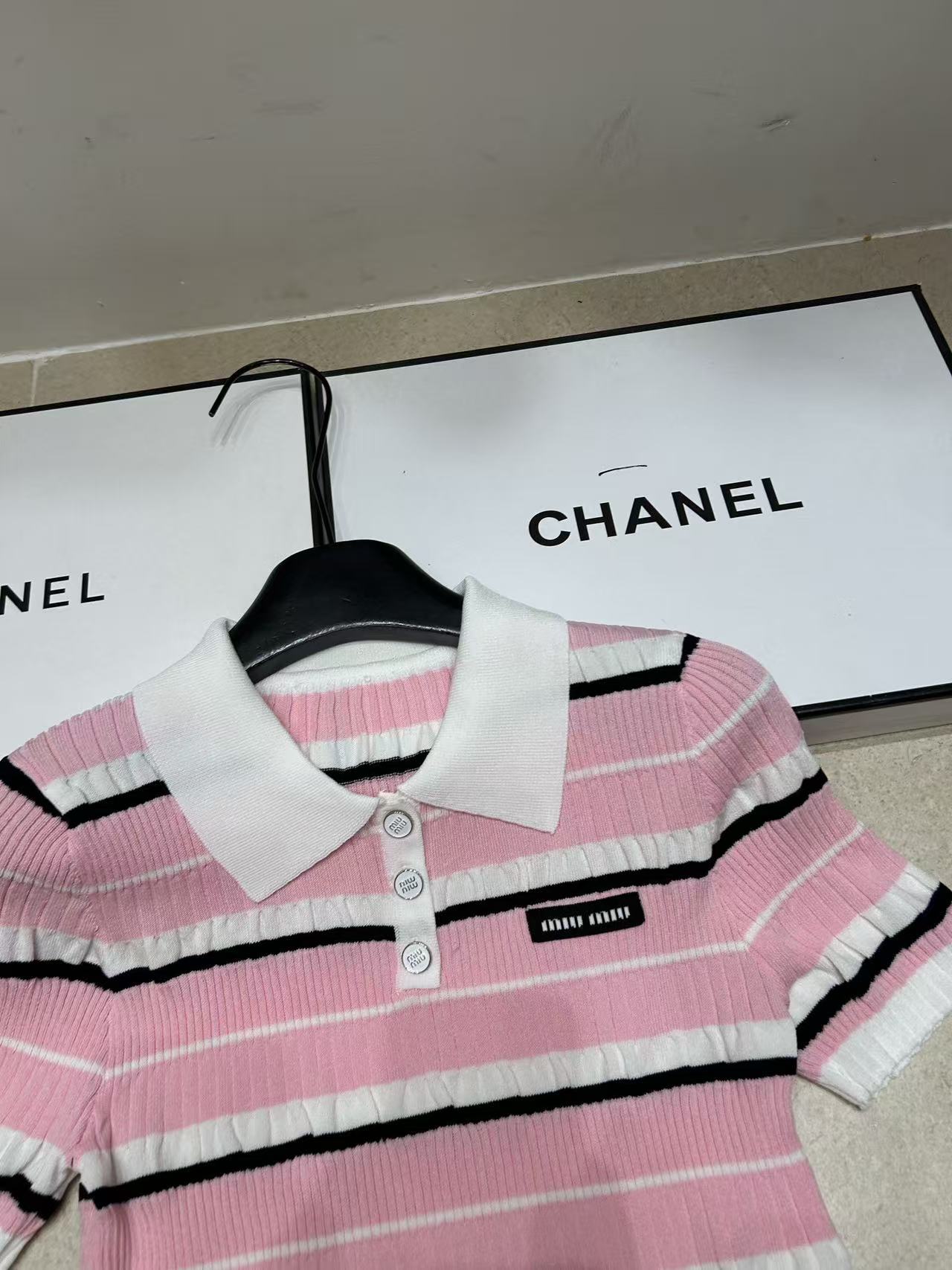 M1UM1U翻领字母羊毛毛衣【50％割引+送料無料】