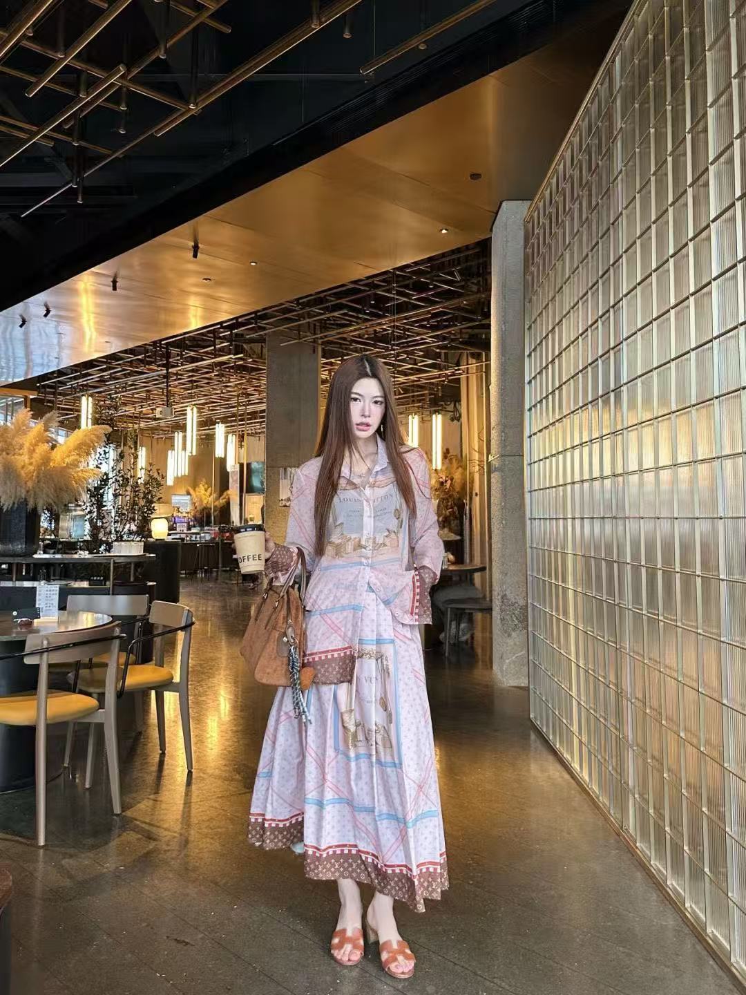 LVプリントシャツ＋スカートのツーピースセット【50％割引+送料無料】