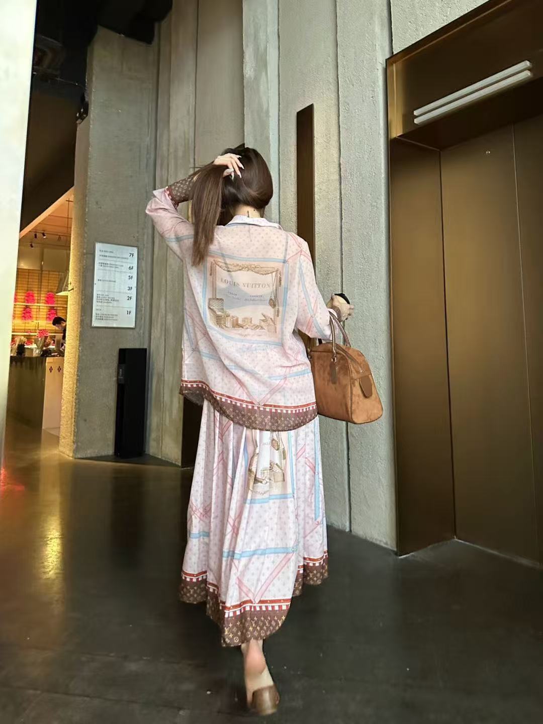 LVプリントシャツ＋スカートのツーピースセット【50％割引+送料無料】