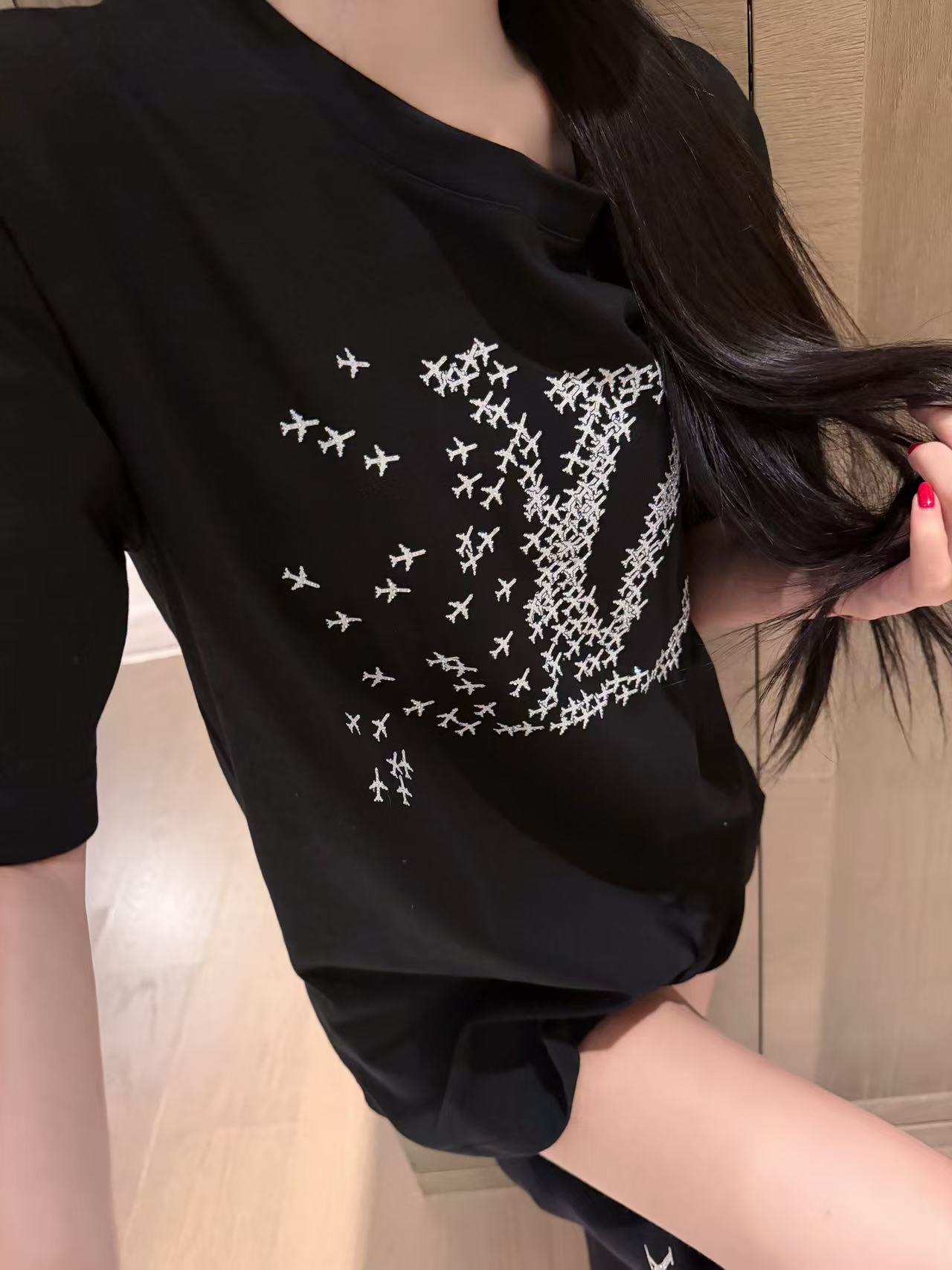 LV靴下＋飛行機の文字入りTシャツ【50％割引+送料無料】