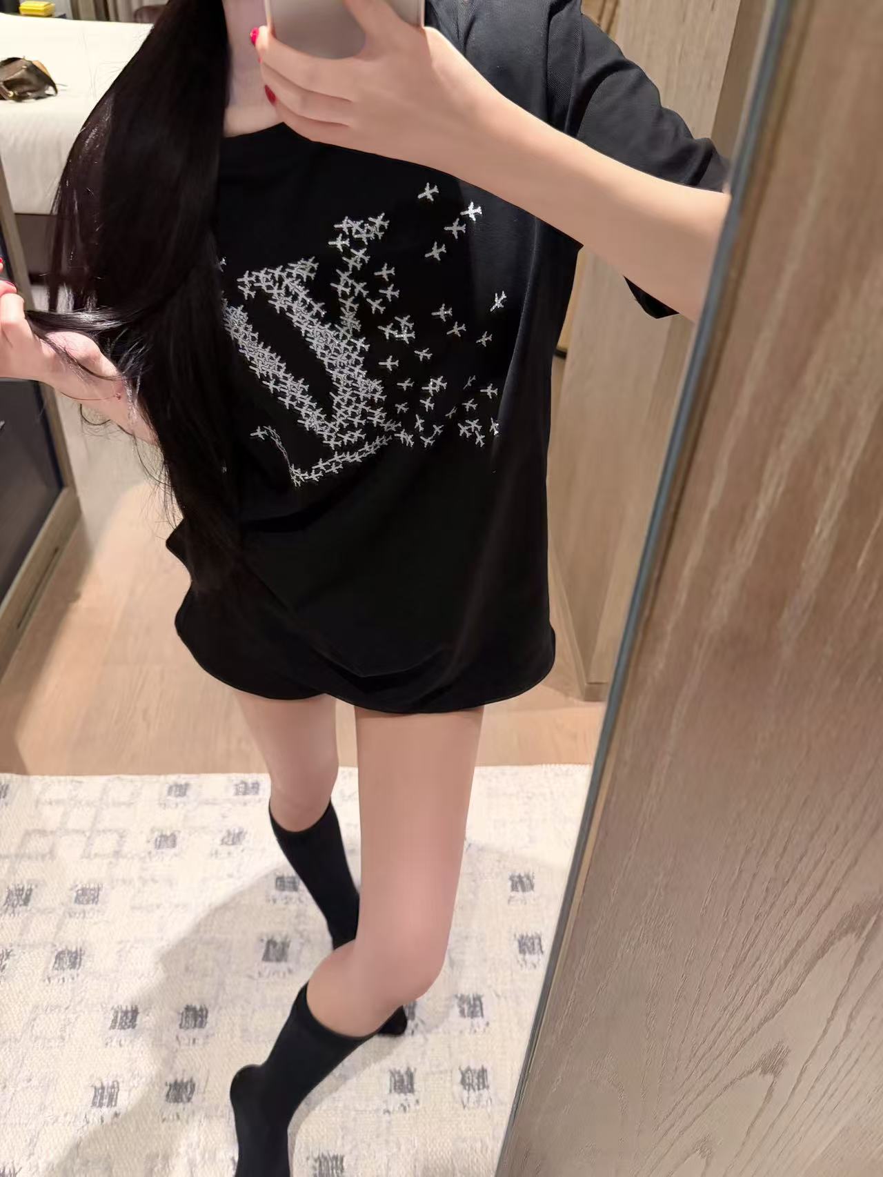 LV靴下＋飛行機の文字入りTシャツ【50％割引+送料無料】