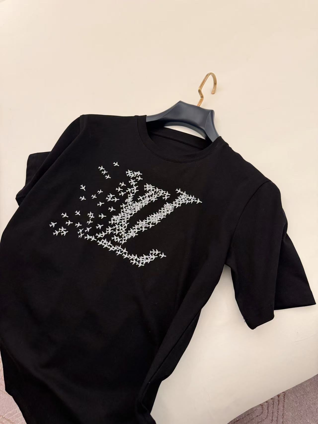 LV靴下＋飛行機の文字入りTシャツ【50％割引+送料無料】