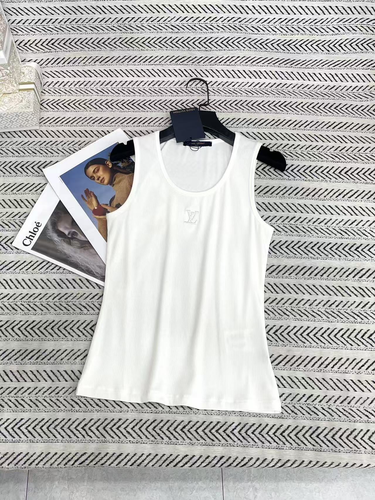 LV刺繍ロゴ入りベストTシャツ【50％割引+送料無料】