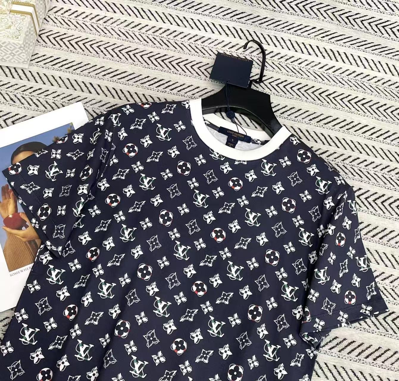 LVプリントTシャツ【50％割引+送料無料】