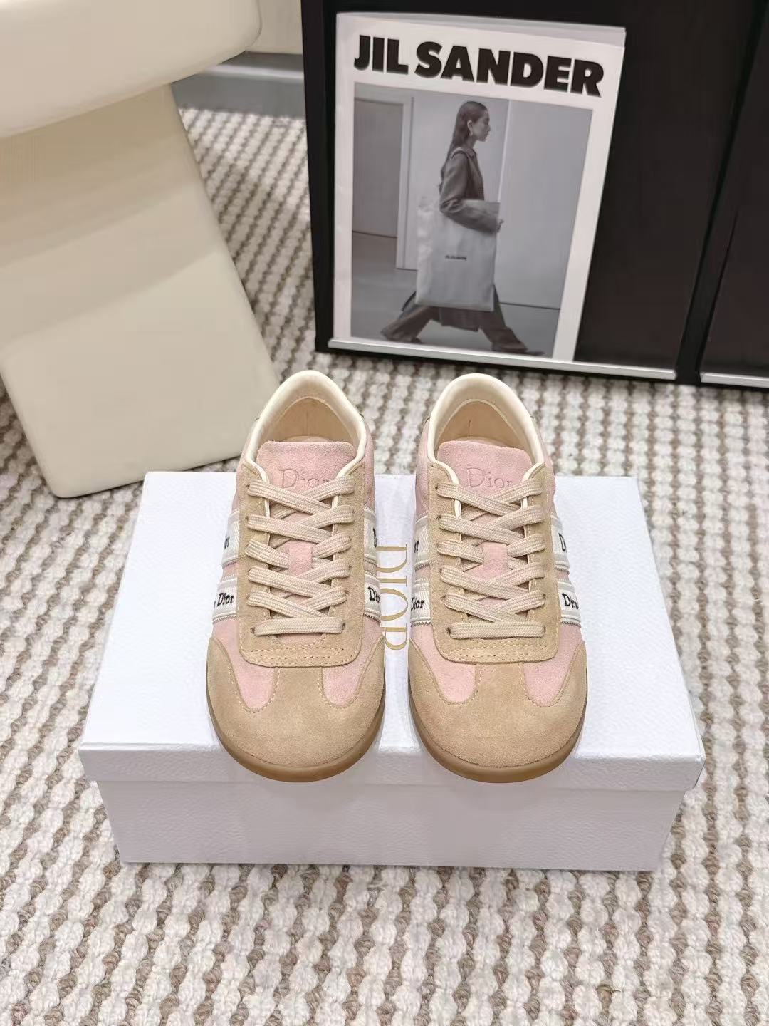 DIOR 上質レター装飾 レースアップ カジュアルシューズ【50％割引+送料無料】