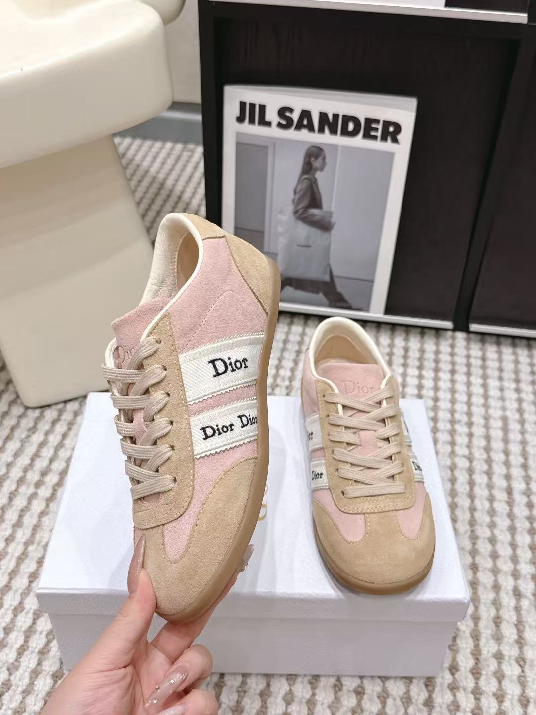 DIOR 上質レター装飾 レースアップ カジュアルシューズ【50％割引+送料無料】