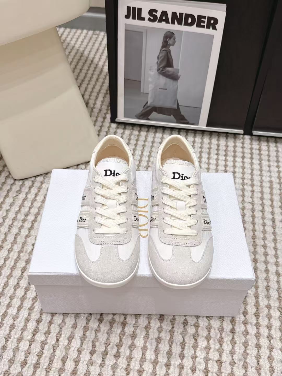 DIOR 上質レター装飾 レースアップ カジュアルシューズ【50％割引+送料無料】