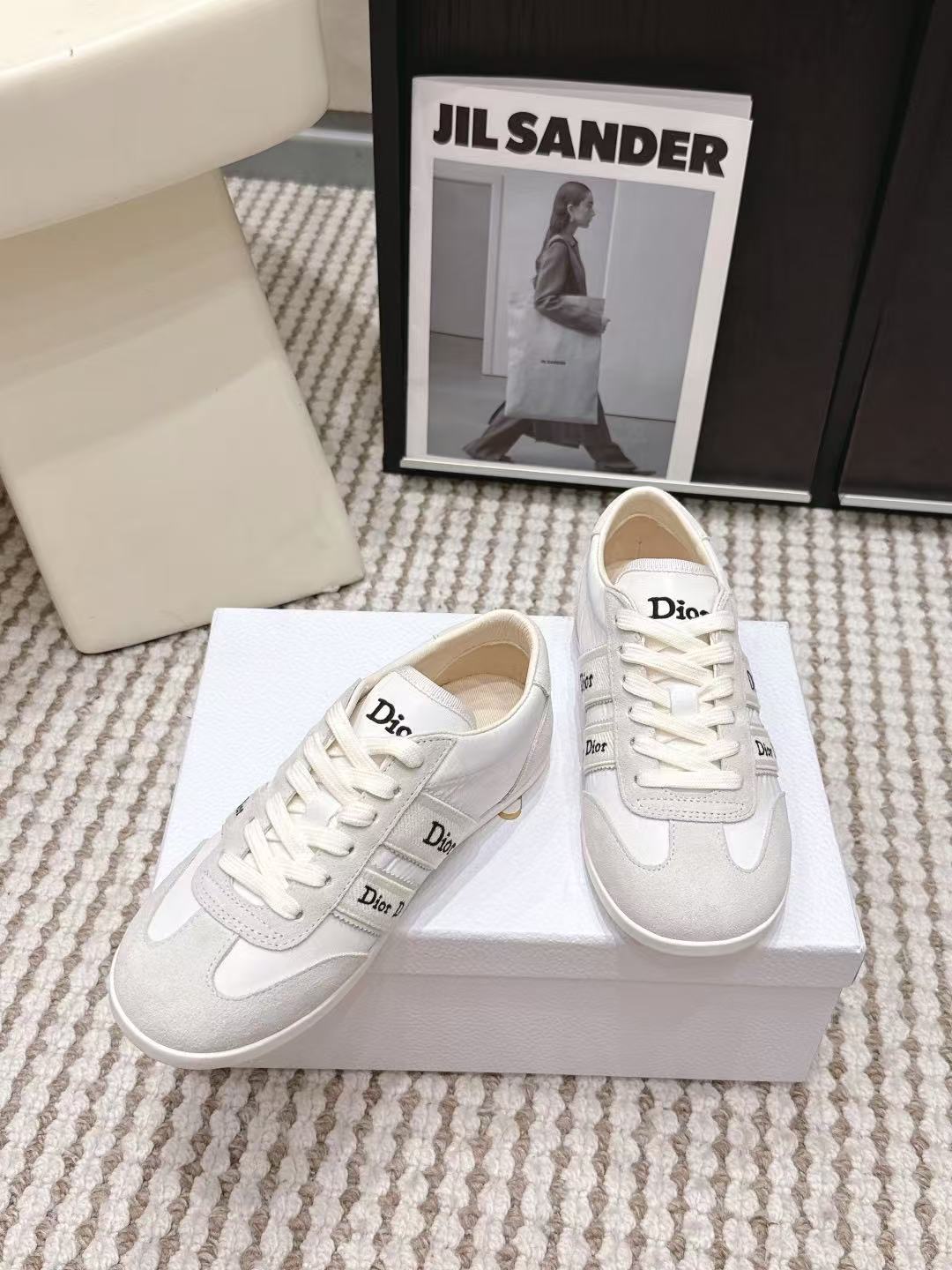 DIOR 上質レター装飾 レースアップ カジュアルシューズ【50％割引+送料無料】