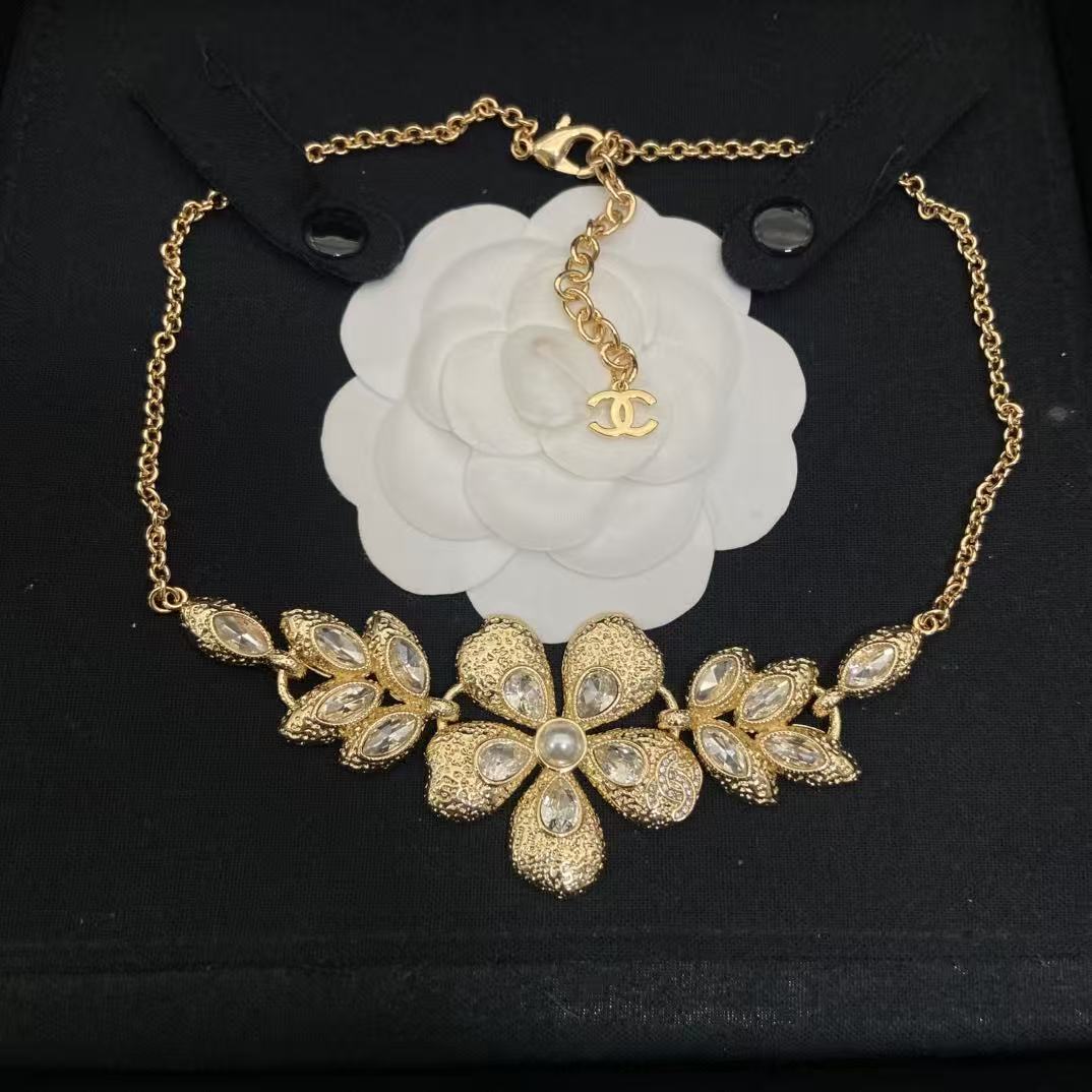 CHANE1 ダブルCフラワーダイヤモンドネックレス【50％割引+送料無料】