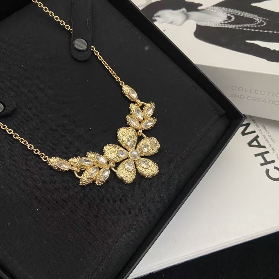 CHANE1 ダブルCフラワーダイヤモンドネックレス【50％割引+送料無料】