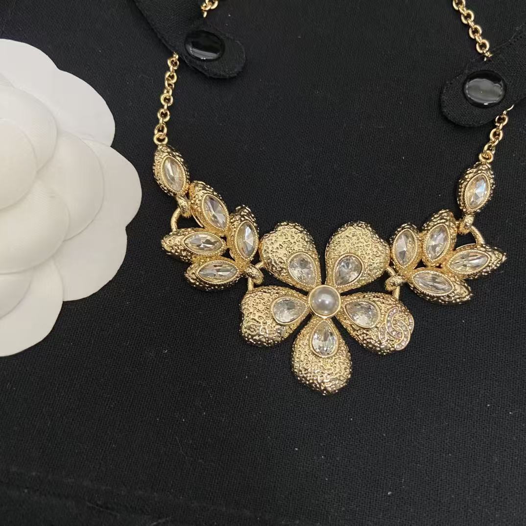 CHANE1 ダブルCフラワーダイヤモンドネックレス【50％割引+送料無料】