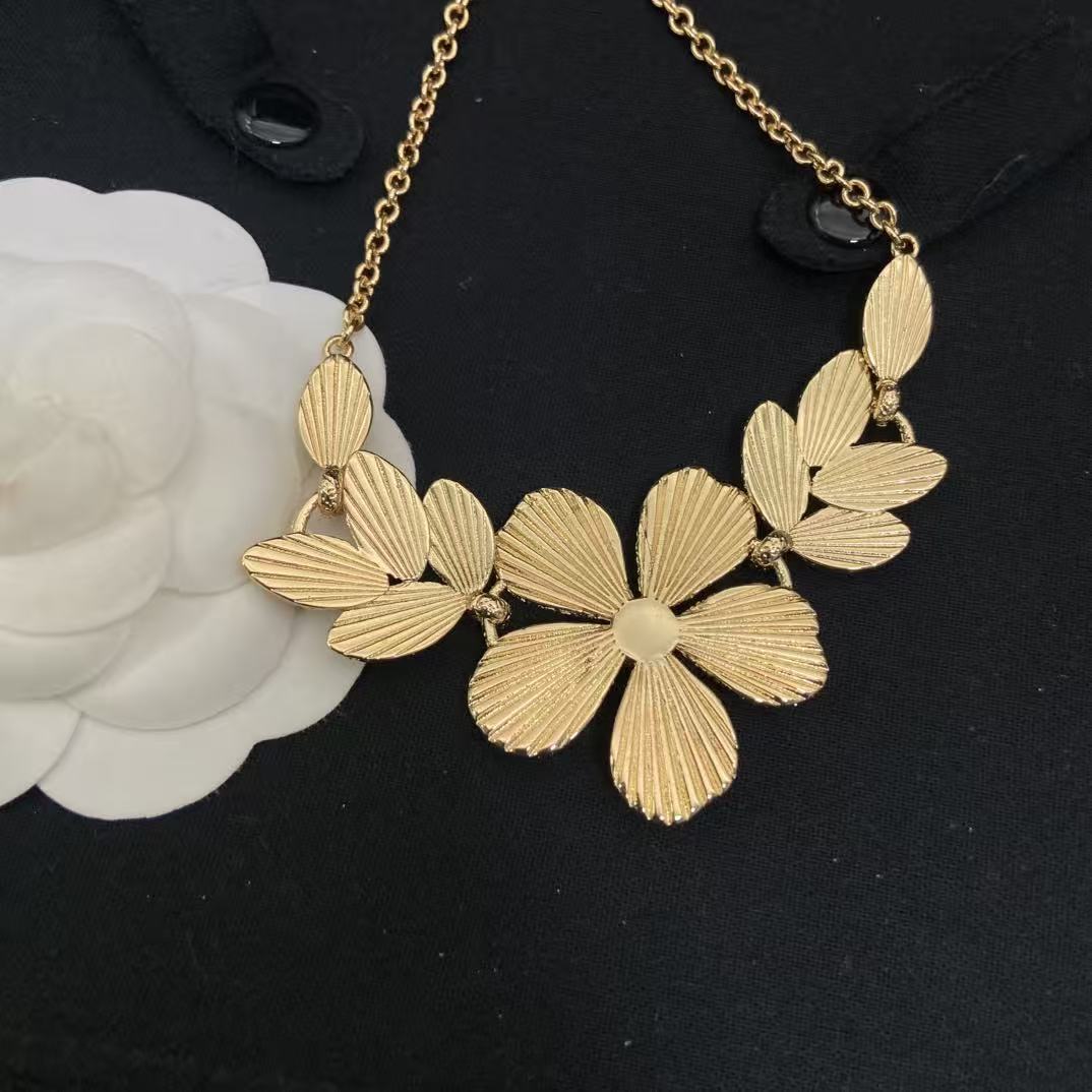 CHANE1 ダブルCフラワーダイヤモンドネックレス【50％割引+送料無料】