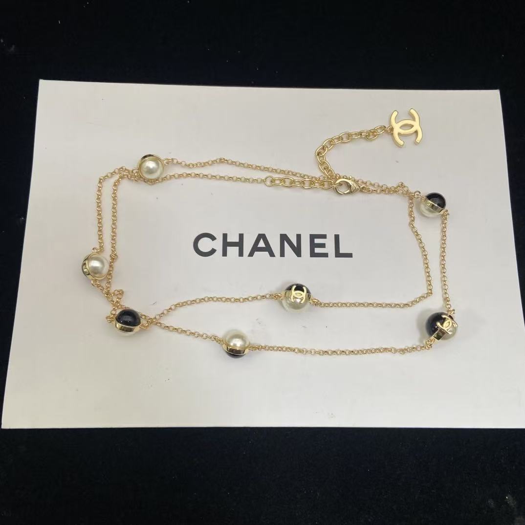 CHANE1 ダブルC ブラック＆ホワイトパールセーターネックレス【50％割引+送料無料】